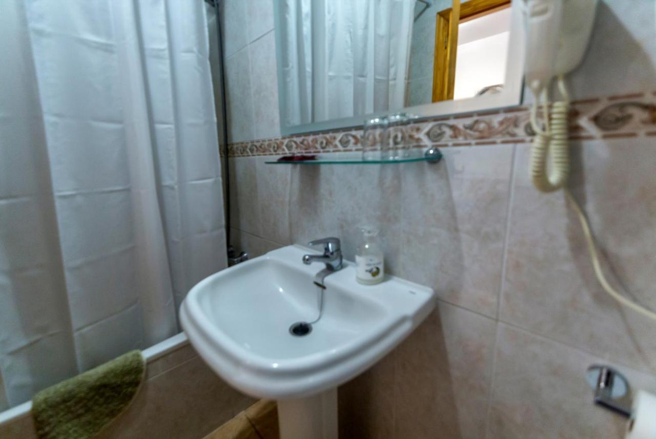 Hostal San Ramon Marbella Esterno foto